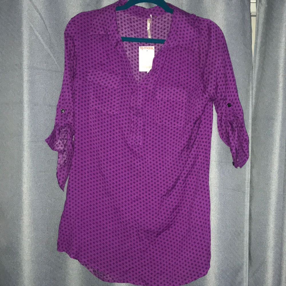 Purple & black geometric pattern w/roll up sleeves